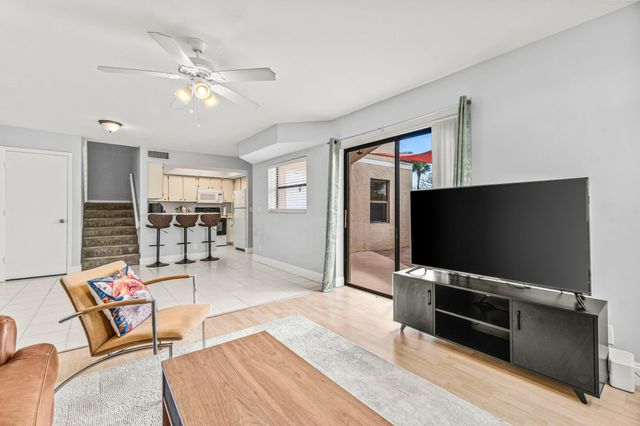 3900 Village Drive D, Delray Beach, FL 33445