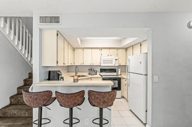 3900 Village Drive D, Delray Beach, FL 33445