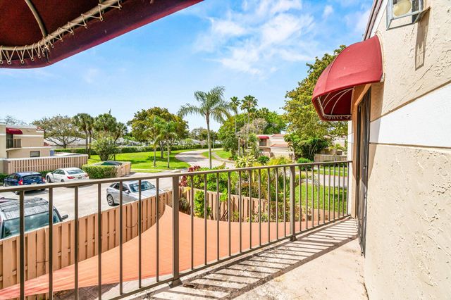3900 Village Drive D, Delray Beach, FL 33445