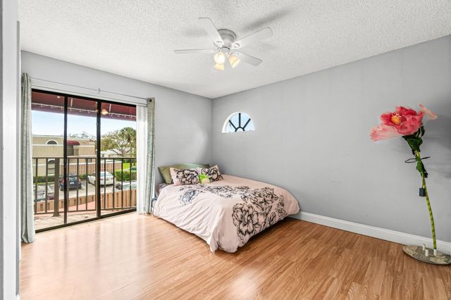 3900 Village Drive D, Delray Beach, FL 33445