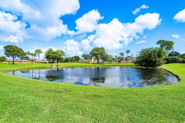 3900 Village Drive D, Delray Beach, FL 33445