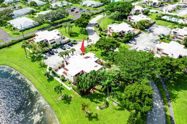3900 Village Drive D, Delray Beach, FL 33445
