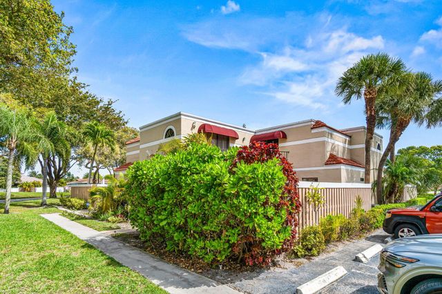 3900 Village Drive D, Delray Beach, FL 33445