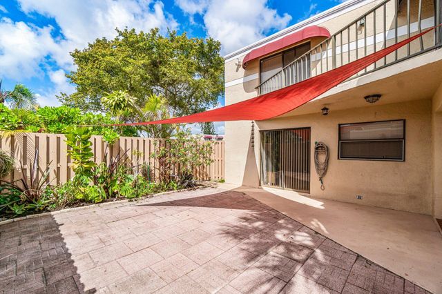 3900 Village Drive D, Delray Beach, FL 33445