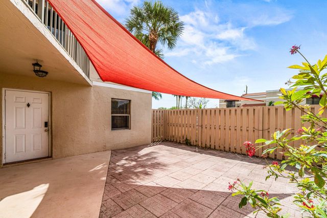 3900 Village Drive D, Delray Beach, FL 33445