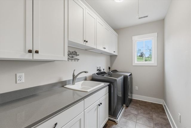 303 Groomes Ct, Marshall, PA 15090