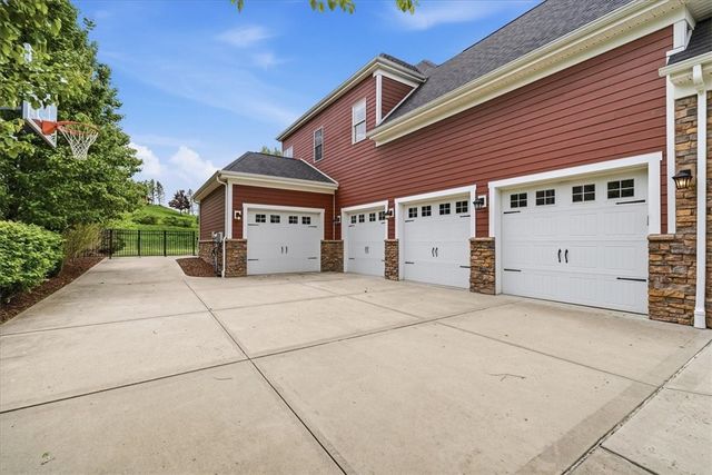 303 Groomes Ct, Marshall, PA 15090