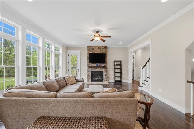 303 Groomes Ct, Marshall, PA 15090