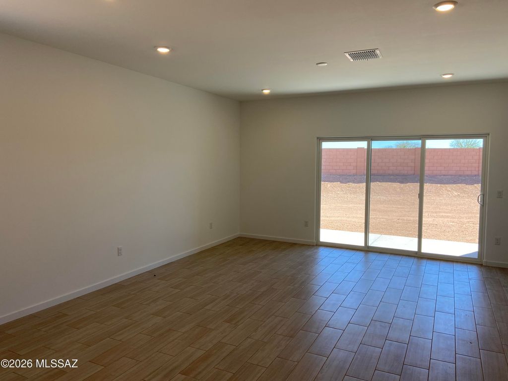 Image 4 of property listing at 13166 E Reg Morrison Way, Tucson, AZ 85747