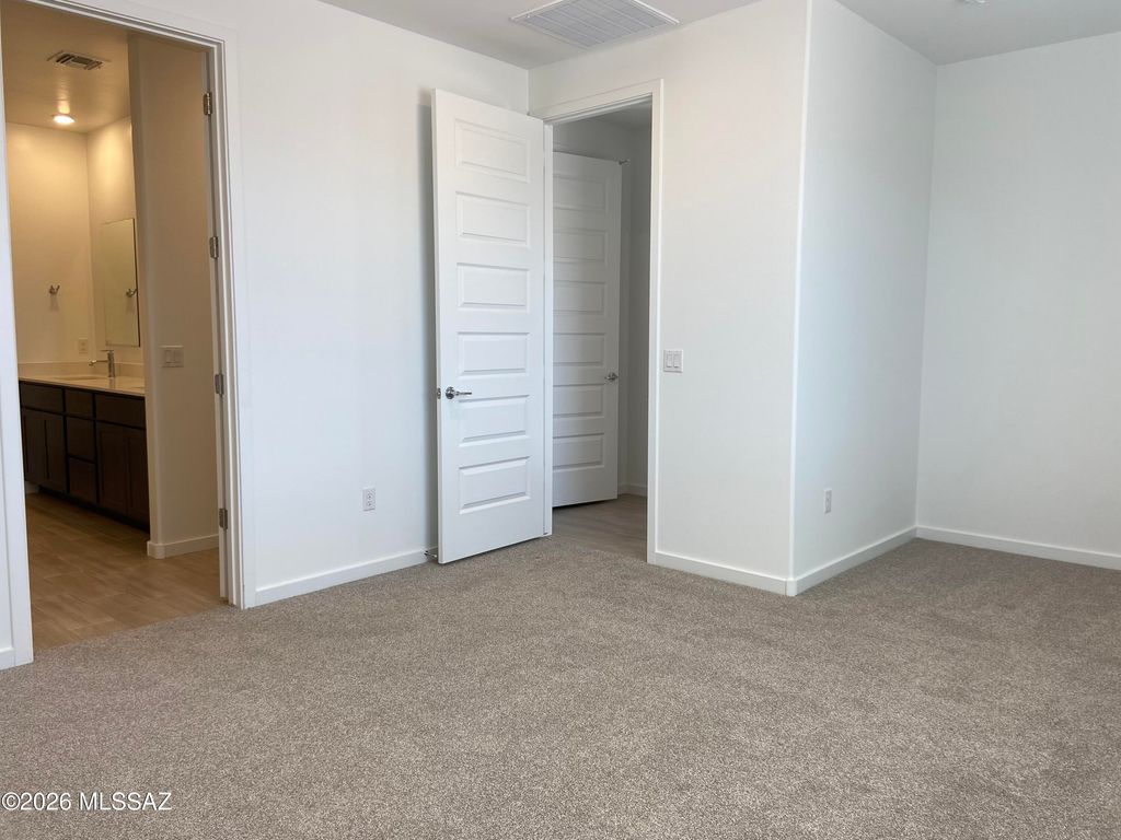 Image 5 of property listing at 13166 E Reg Morrison Way, Tucson, AZ 85747