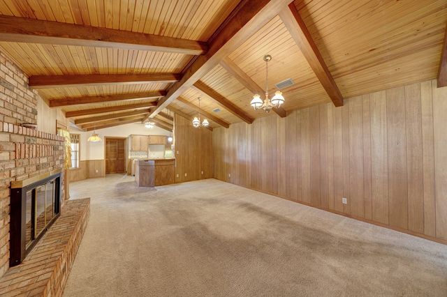 209 E Marfa Ave, Alpine, TX 79830