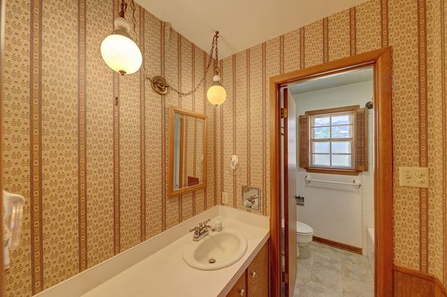 209 E Marfa Ave, Alpine, TX 79830