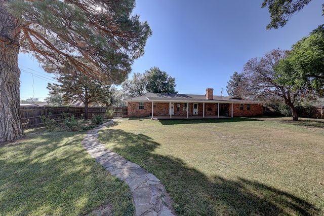 209 E Marfa Ave, Alpine, TX 79830