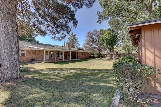 209 E Marfa Ave, Alpine, TX 79830