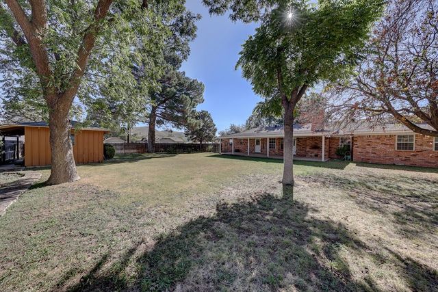 209 E Marfa Ave, Alpine, TX 79830