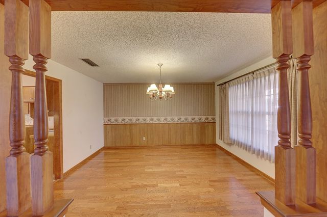 209 E Marfa Ave, Alpine, TX 79830