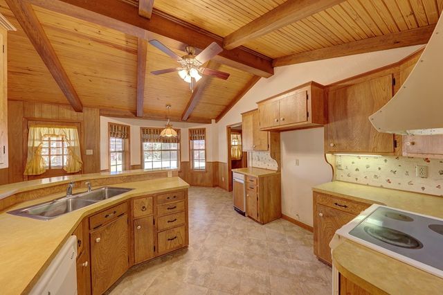 209 E Marfa Ave, Alpine, TX 79830