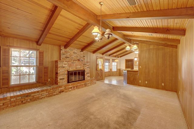 209 E Marfa Ave, Alpine, TX 79830