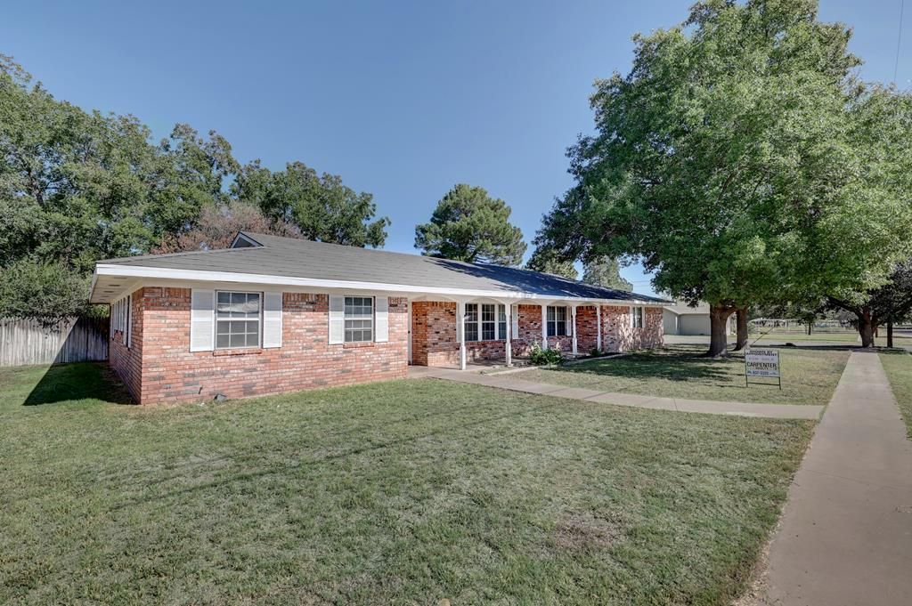 209 E Marfa Ave, Alpine, TX 79830