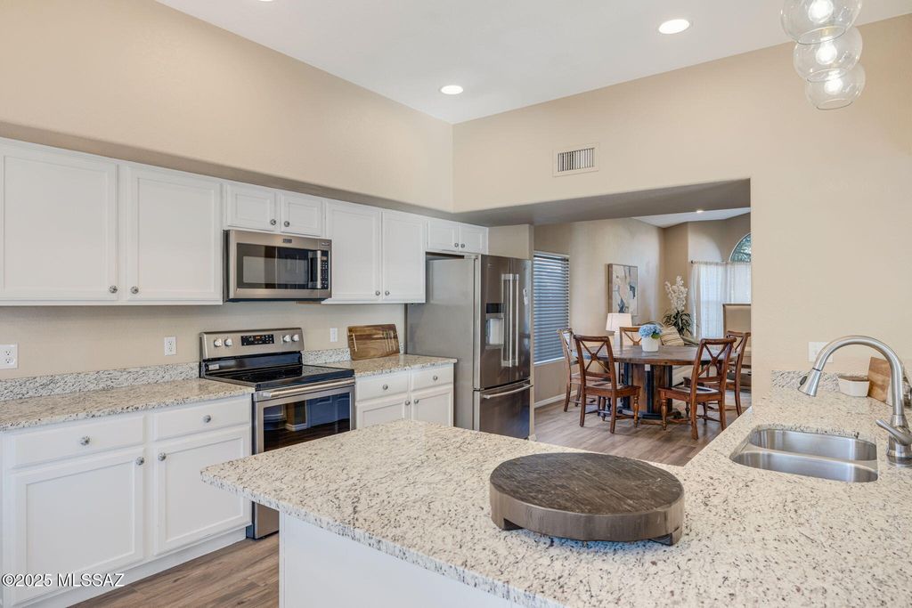 11143 N Divot Drive, Tucson, AZ 85737