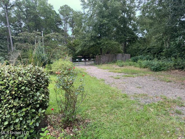 17105 W Spring Lake Drive, Vancleave, MS 39565