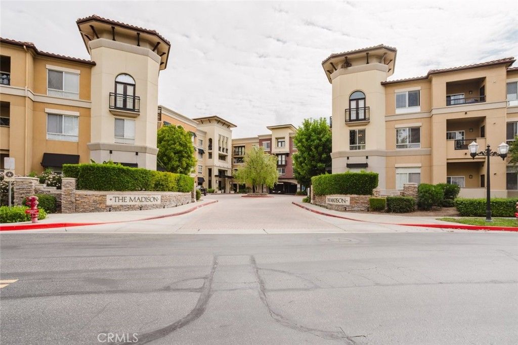 24505 Town Center Drive 7205, Valencia, CA 91355 — photo 2