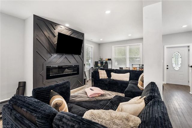 2011 Lansing AVE, Portsmouth, VA 23704