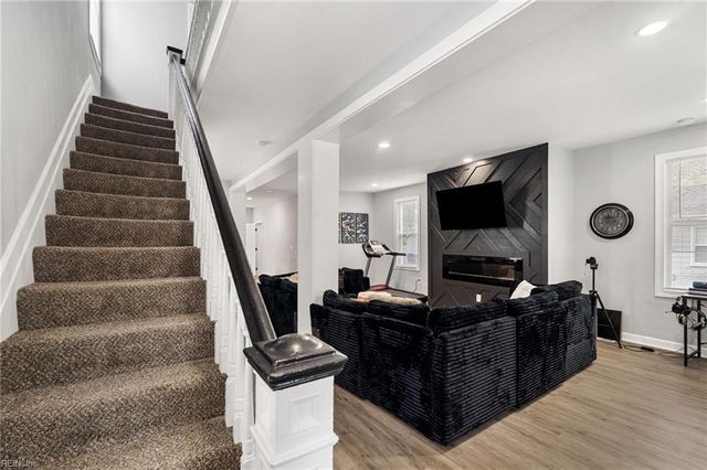 2011 Lansing AVE, Portsmouth, VA 23704