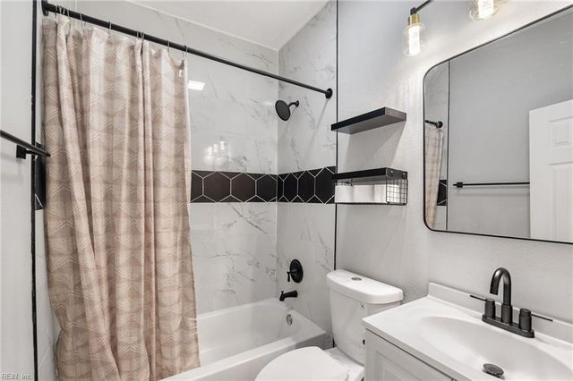 2011 Lansing AVE, Portsmouth, VA 23704