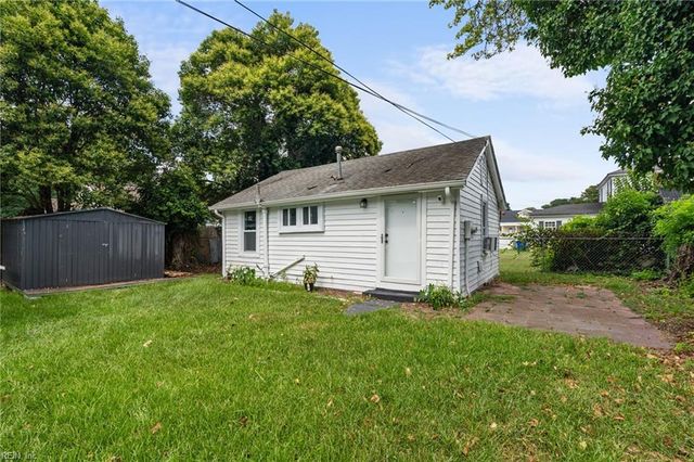 2011 Lansing AVE, Portsmouth, VA 23704