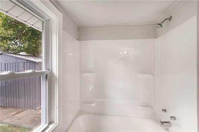 2011 Lansing AVE, Portsmouth, VA 23704