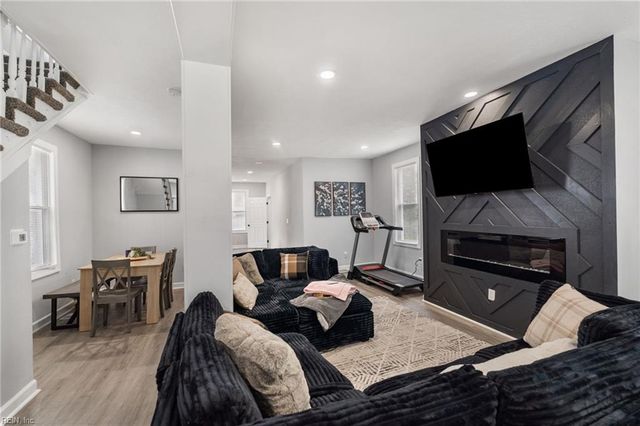 2011 Lansing AVE, Portsmouth, VA 23704