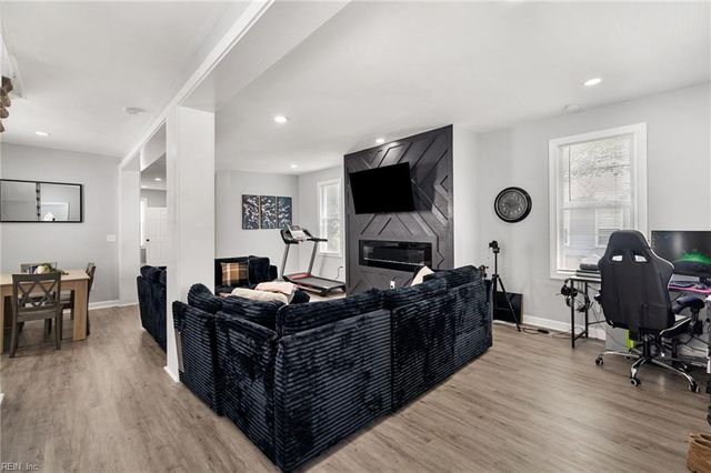 2011 Lansing AVE, Portsmouth, VA 23704