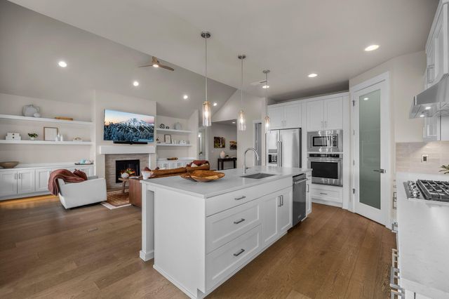 2984 NW Hidden Ridge Drive, Bend, OR 97703