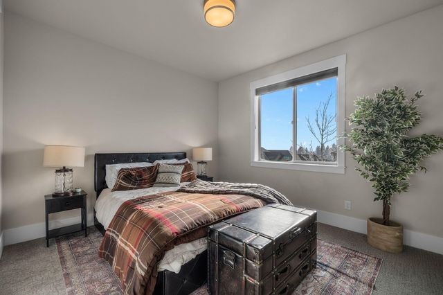 2984 NW Hidden Ridge Drive, Bend, OR 97703