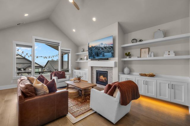 2984 NW Hidden Ridge Drive, Bend, OR 97703