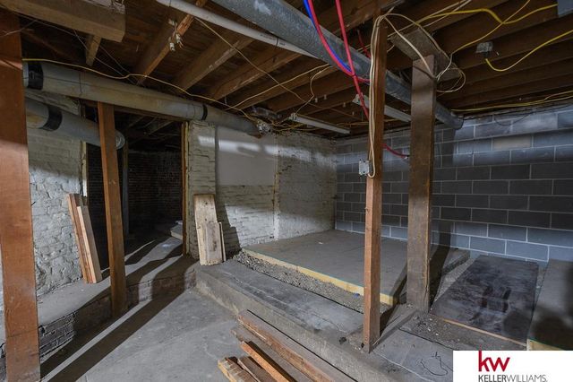 729 N Commercial Avenue, Superior, NE 68978