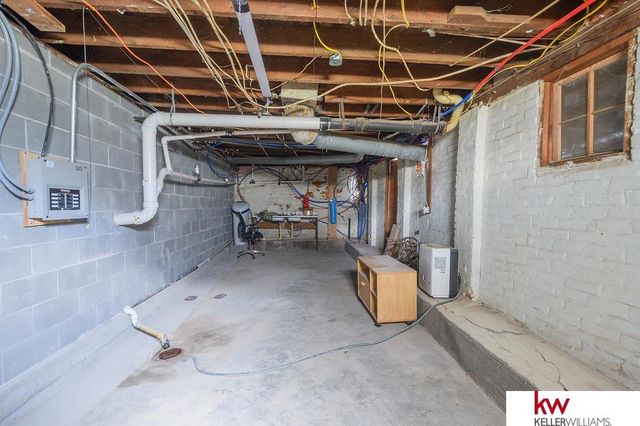 729 N Commercial Avenue, Superior, NE 68978