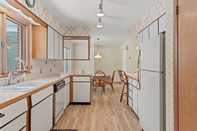 2095 Lakeshore Drive, Fennville, MI 49408