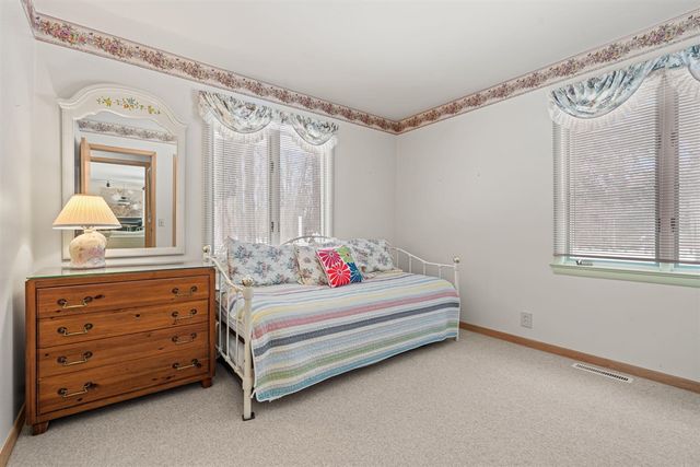 2095 Lakeshore Drive, Fennville, MI 49408