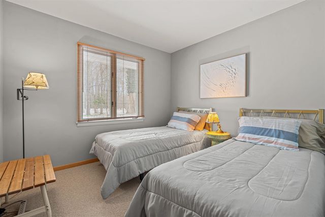 2095 Lakeshore Drive, Fennville, MI 49408