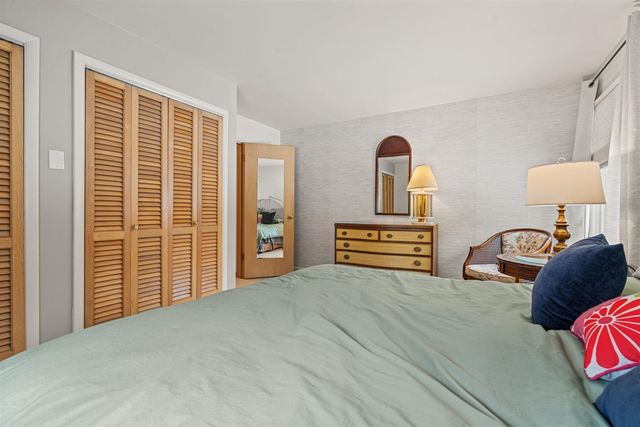 2095 Lakeshore Drive, Fennville, MI 49408