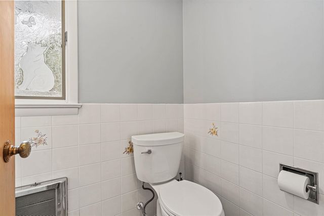 2095 Lakeshore Drive, Fennville, MI 49408