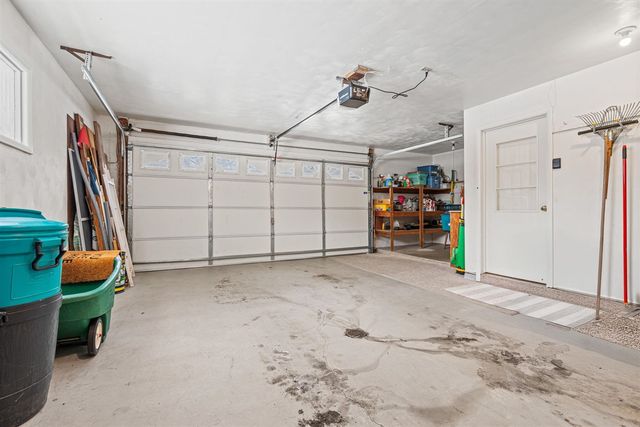 2095 Lakeshore Drive, Fennville, MI 49408