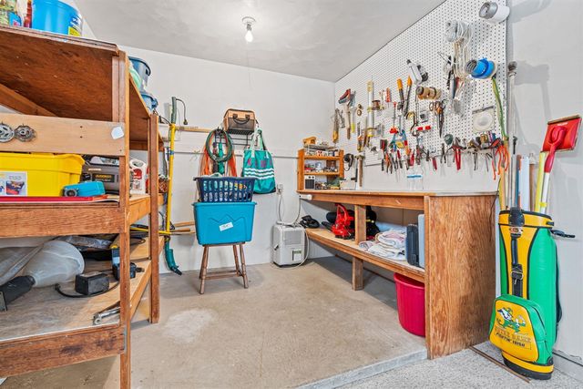 2095 Lakeshore Drive, Fennville, MI 49408