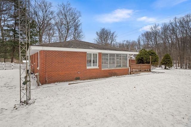 2095 Lakeshore Drive, Fennville, MI 49408