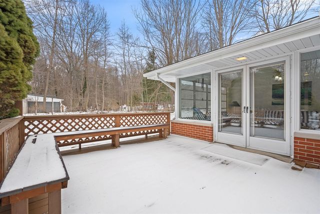 2095 Lakeshore Drive, Fennville, MI 49408