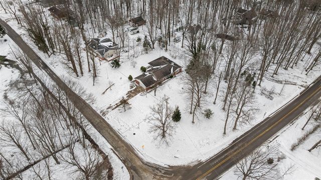 2095 Lakeshore Drive, Fennville, MI 49408