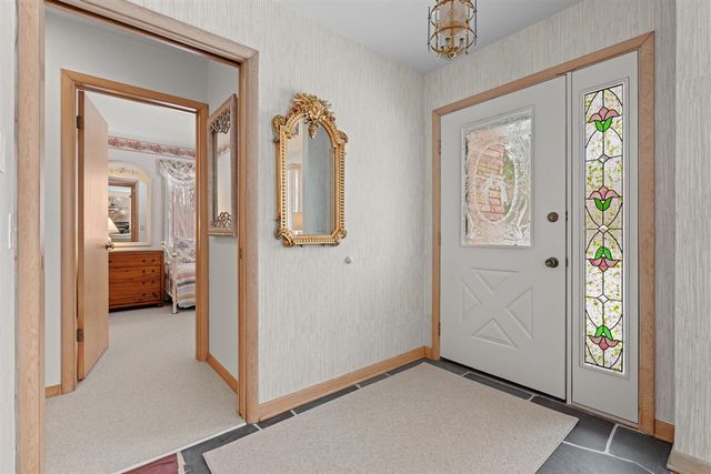 2095 Lakeshore Drive, Fennville, MI 49408