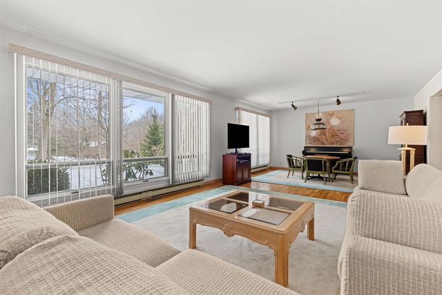 2095 Lakeshore Drive, Fennville, MI 49408